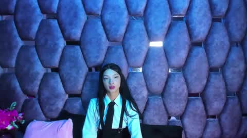 aurora online show from September 19, 2025, 6:19 pm