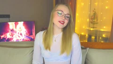 Kate online show from December 30, 2024, 4:08 pm