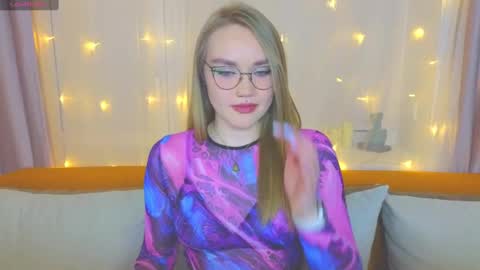 Kate online show from March 6, 2025, 7:21 pm