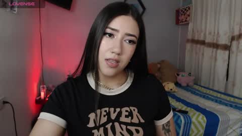 Snapshot of aurora_shy_ chatting on June 20, 2026, 11:40 pm Aurora online show from June 20, 2026, 11:40 pm