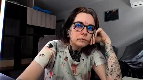 Milana online show from October 2, 2025, 8:32 am