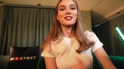 Aurora online show from December 4, 2024, 6:00 am