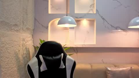 AURORA  online show from February 12, 2026, 2:39 am