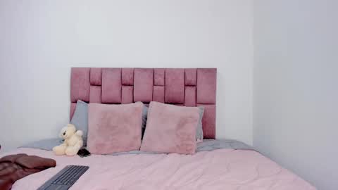 ...  ... online show from February 28, 2025, 9:44 pm