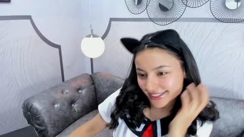 AuroraGracce online show from April 20, 2026, 1:58 pm