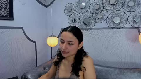 AuroraGracce online show from April 21, 2026, 11:38 am