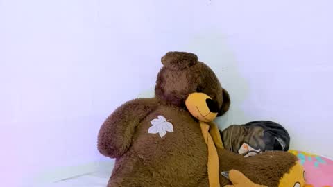 INSTAGRAM AURORA MCRY online show from January 19, 2025, 8:50 am