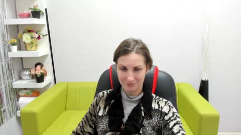 Aurora online show from December 21, 2024, 3:42 pm