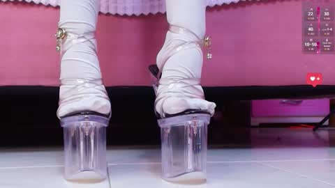 Snapshot of aurorasim chatting on December 15, 2025, 1:48 pm Aurora online show from December 15, 2025, 1:48 pm