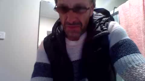 aussieguy59660 online show from September 16, 2025, 2:29 pm