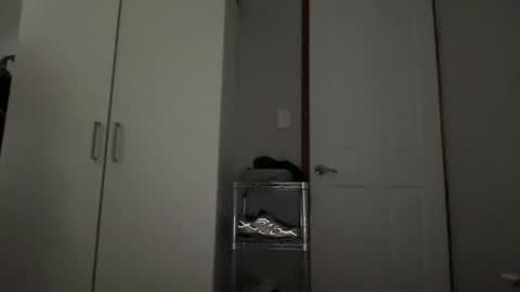 aussietwunkboy online show from February 5, 2025, 4:59 am