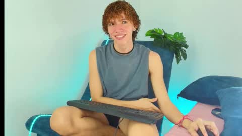 austin_collinsxx online show from December 3, 2025, 3:21 pm