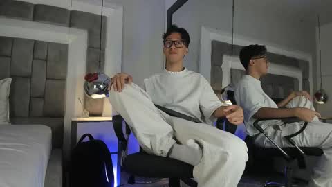 austinreeds online show from March 3, 2026, 12:33 pm