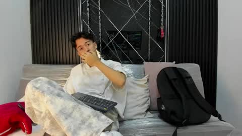 austinreeds online show from April 11, 2026, 10:58 pm