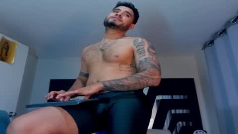 AustinTorres  online show from January 11, 2025, 4:59 am