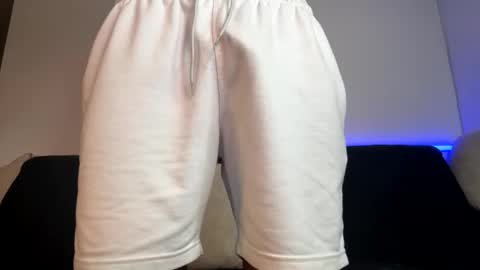 AustinTorres  online show from April 21, 2026, 12:56 am