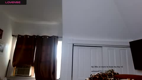 autumnb712 online show from September 11, 2025, 9:15 pm