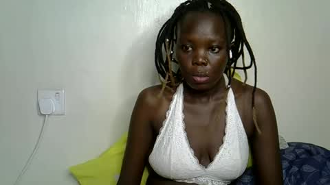 autumnbeagle online show from October 5, 2025, 8:18 pm