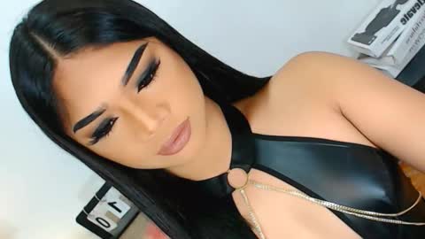 Ava online show from September 23, 2025, 9:23 am