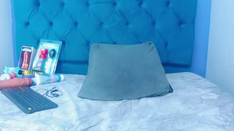 avalericherrycm101 online show from October 1, 2025, 12:27 am