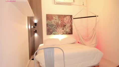 Avalon online show from November 15, 2025, 7:43 pm