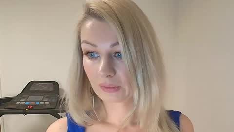 Snapshot of avaluxe_ chatting on January 7, 2026, 3:58 pm Eira online show from January 7, 2026, 3:58 pm