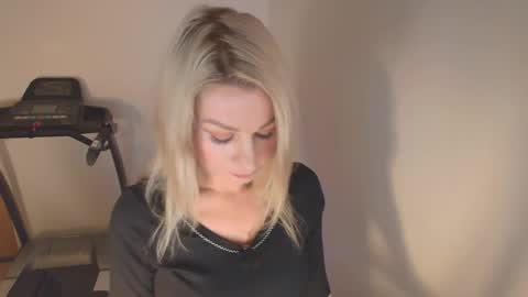 Snapshot of avaluxe_ chatting on January 15, 2026, 4:11 pm Eira online show from January 15, 2026, 4:11 pm