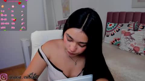 Ava  online show from November 21, 2025, 5:22 pm