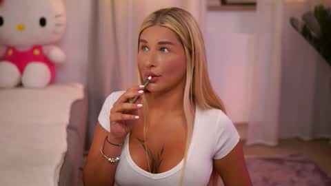 Carina online show from September 11, 2025, 6:52 pm