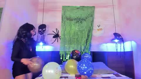 Snapshot of avawhiite chatting on October 27, 2025, 8:02 pm avawhiite online show from October 27, 2025, 8:02 pm