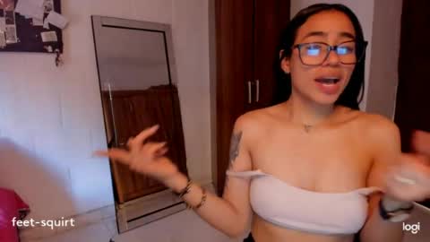 Snapshot of ave_fenix69 chatting on August 4, 2026, 8:55 pm Valery -- online show from August 4, 2026, 8:55 pm