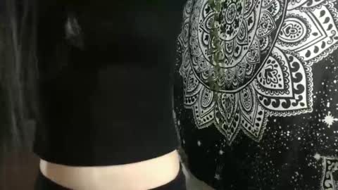 ave_tt online show from November 21, 2025, 6:06 pm