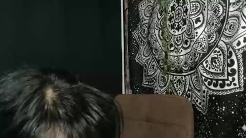 ave_tt online show from December 5, 2025, 5:53 pm