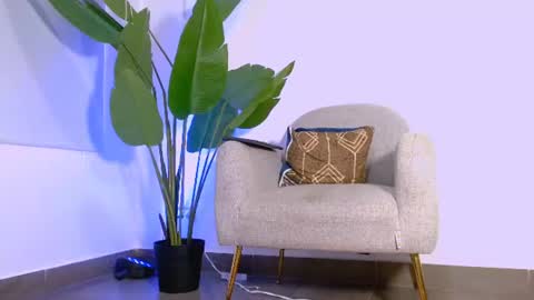 Snapshot of aveline_nuit chatting on June 10, 2026, 7:13 pm Hi im aqua is nice with me online show from June 10, 2026, 7:13 pm