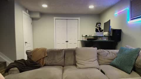 averageandsum online show from October 1, 2025, 3:23 am