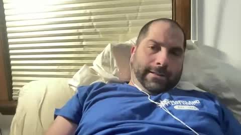 Snapshot of averagejoe345977 chatting on March 3, 2026, 1:01 am averagejoe345977 online show from March 3, 2026, 1:01 am