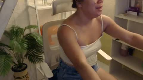 Rhian online show from July 7, 2026, 5:10 am