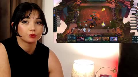 AveryWillow online show from January 15, 2025, 10:57 pm