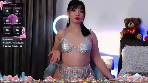 AveryWillow online show from March 7, 2025, 5:28 pm