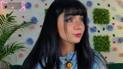 Snapshot of averywillow chatting on June 3, 2026, 1:08 am AveryWillow online show from June 3, 2026, 1:08 am