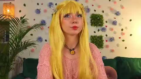 Snapshot of averywillow chatting on June 24, 2026, 1:04 am AveryWillow online show from June 24, 2026, 1:04 am