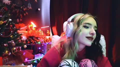 Avriel online show from December 25, 2024, 5:37 am