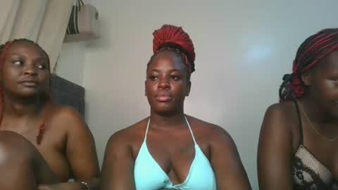 Snapshot of avian_babe1 chatting on June 14, 2026, 2:24 am avian_babe1 online show from June 14, 2026, 2:24 am