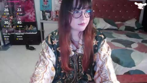 Abril online show from September 23, 2025, 2:47 am