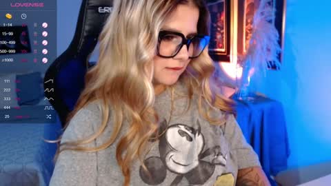 Avrill Morgan online show from December 21, 2024, 1:04 am