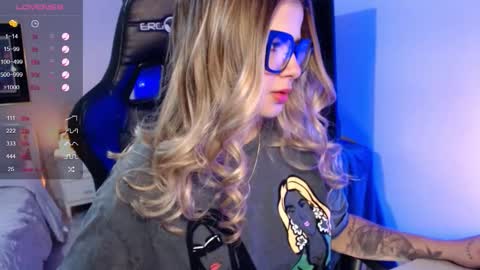 Avrill Morgan online show from November 16, 2025, 7:08 pm