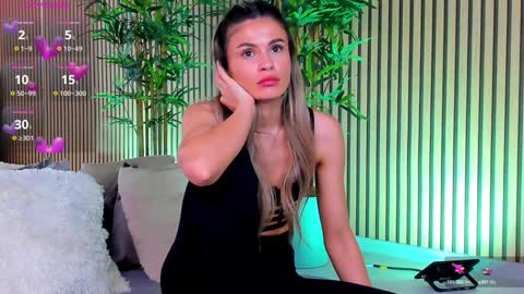 AVRILL CYRUX online show from January 2, 2025, 1:40 pm