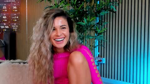 AVRILL CYRUX online show from January 31, 2025, 2:49 pm