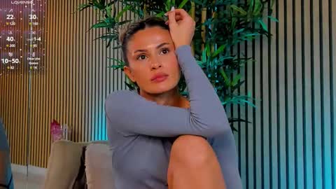 AVRILL CYRUX online show from March 4, 2025, 11:19 am