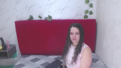 avrilruizcm online show from November 17, 2025, 12:00 pm